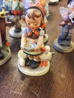 TIMED ONLINE AUCTION COLLECTIBLE FIGURENES - STEIFF - DOLLS - QUILTS Auction Photo